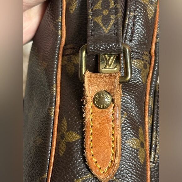 Vintage Luxury LOUIS VUITTON Amazone Crossbody Iconic Coated Canvas Handbag 1989 - Picture 9 of 16